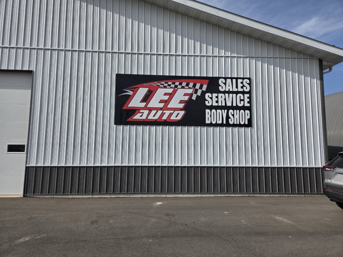 Lee Auto Body in Spring Grove, MN (5)