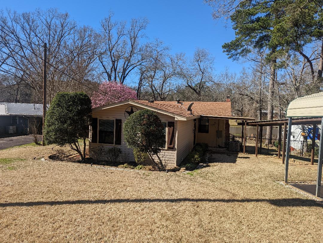 Christine Thomas, Texas Real Estate Executives in Gilmer, TX (2)