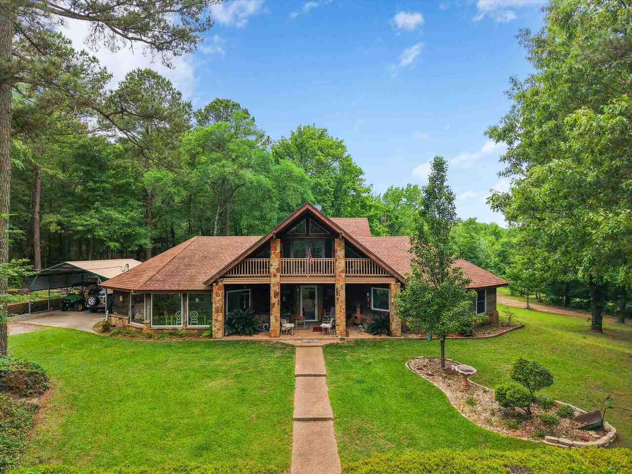 Christine Thomas, Texas Real Estate Executives in Gilmer, TX (3)