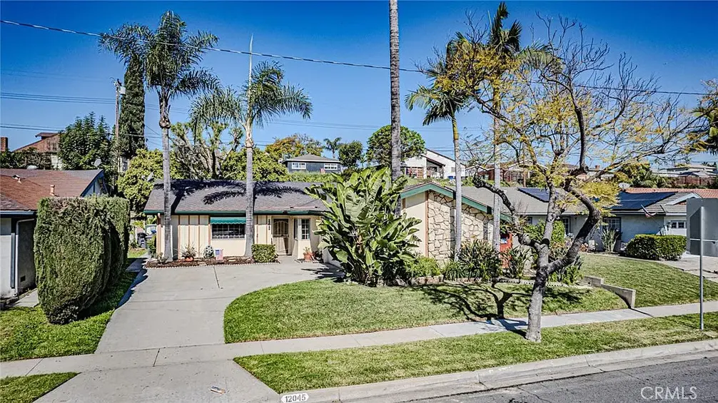 Maria Espinoza Realtor in Whittier, CA (2)