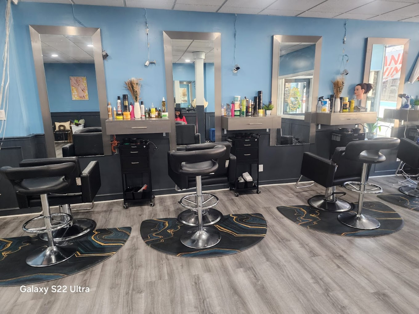 FLAKKY UNIVERSAL AFRICAN BEAUTY HAIR SALON in Staten Island, NY