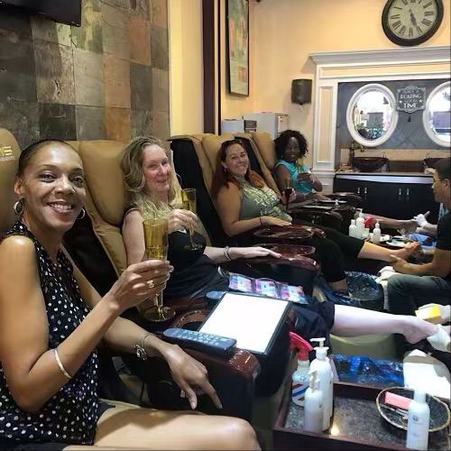 Luxury Nails Fort Lauderdale in Oakland Park, FL