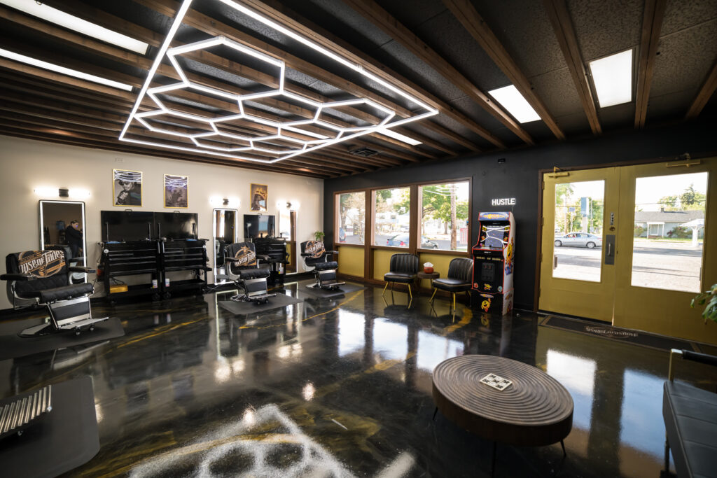 House of Fades Barbershop and Lounge in Eugene, OR (4)