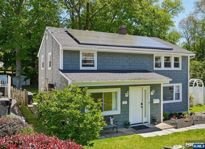 Northern NJ REALTOR, Eileen O'Driscoll in Oradell, NJ (2)
