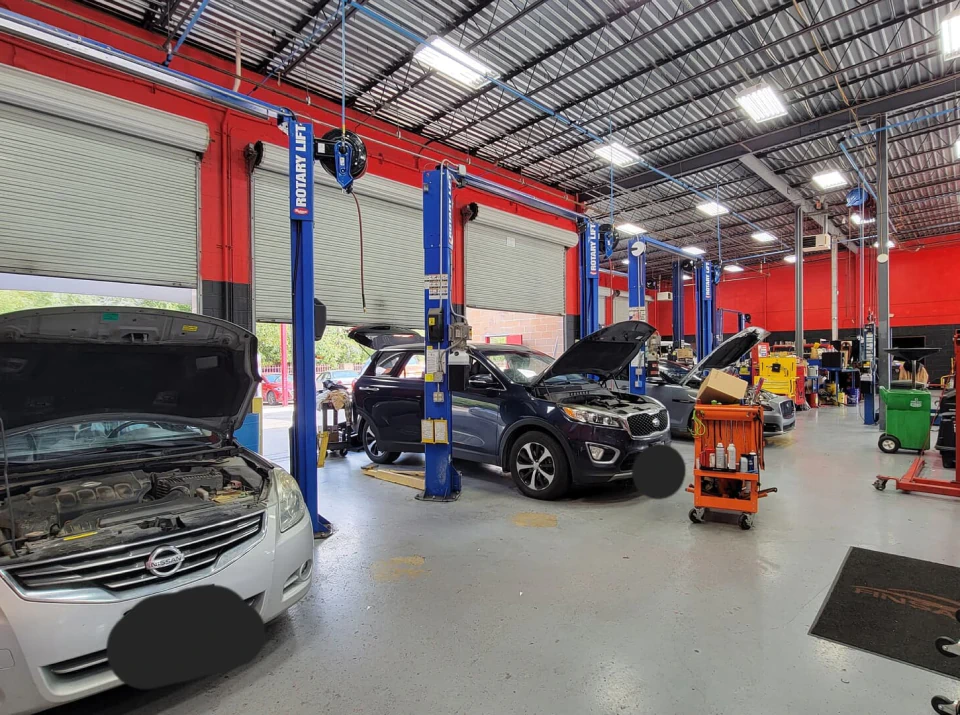 Finsanto Automotive in San Antonio, TX (5)
