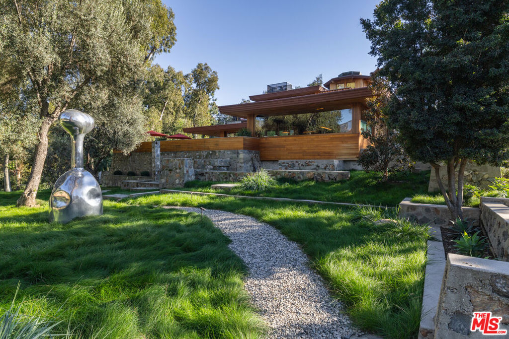 Rojas Real Estate Team in Pioneertown, CA (4)