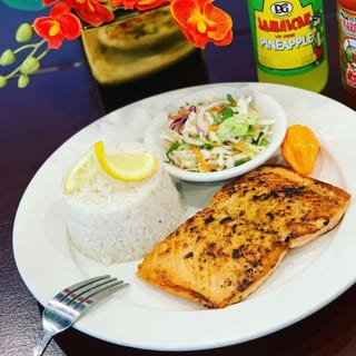 The Blue Hole Restaurant Belizean Caribbean Cuisine in Gardena, CA (5)