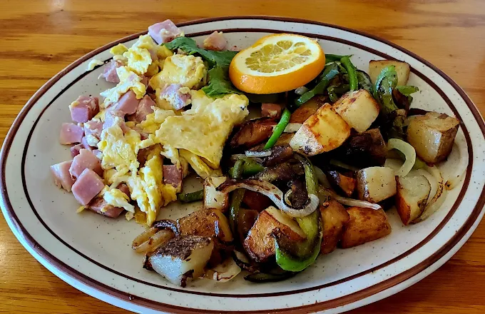 Vittles Family Restaurant in Anderson, CA (6)