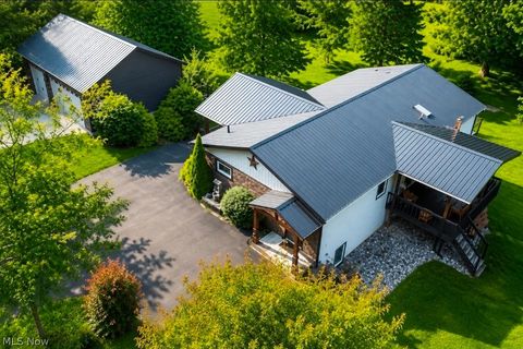 Carly Thompson-Howard Hanna Real Estate in Coshocton, OH (5)