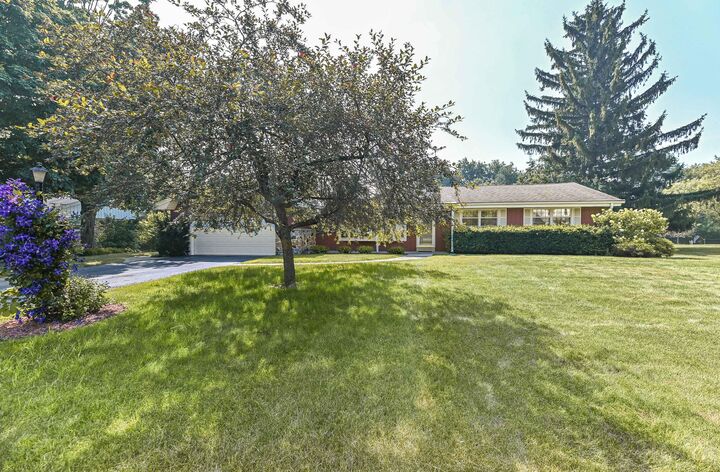Realtor Jason Mann, Coldwell Banker Realty in Muskego, WI