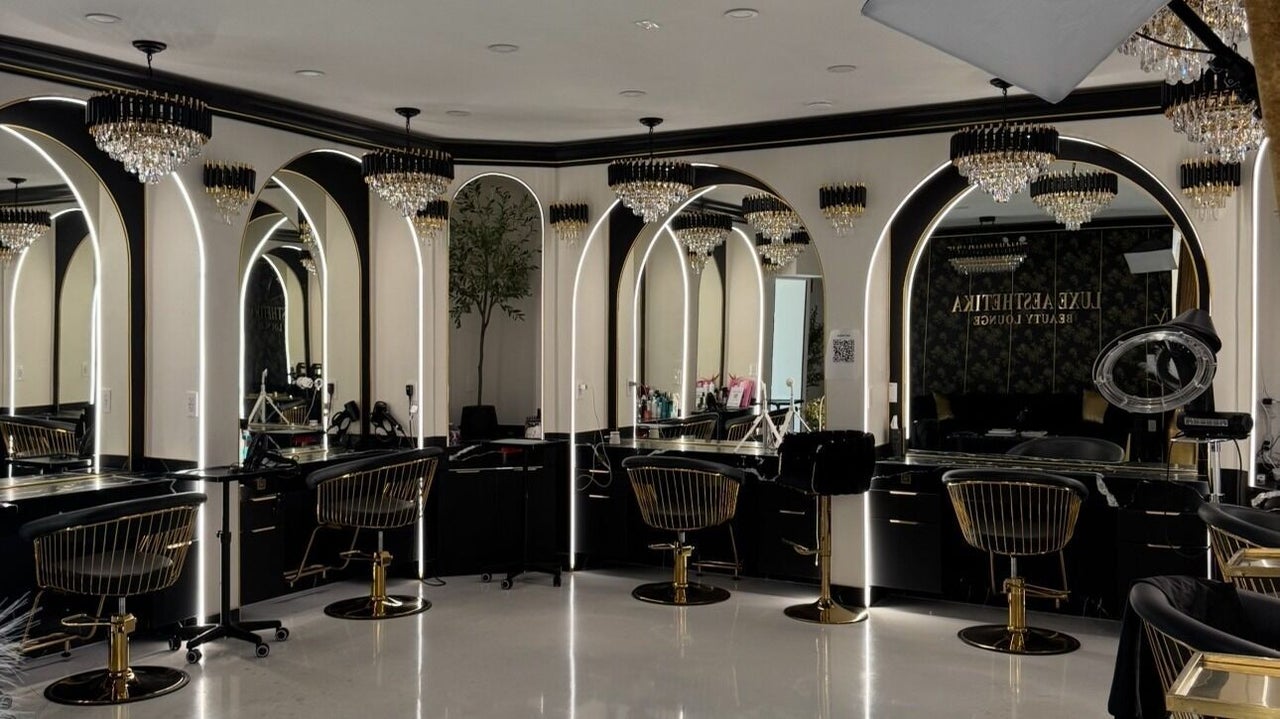 Stardust Hair Salon / Extensions Bar in Burbank, CA