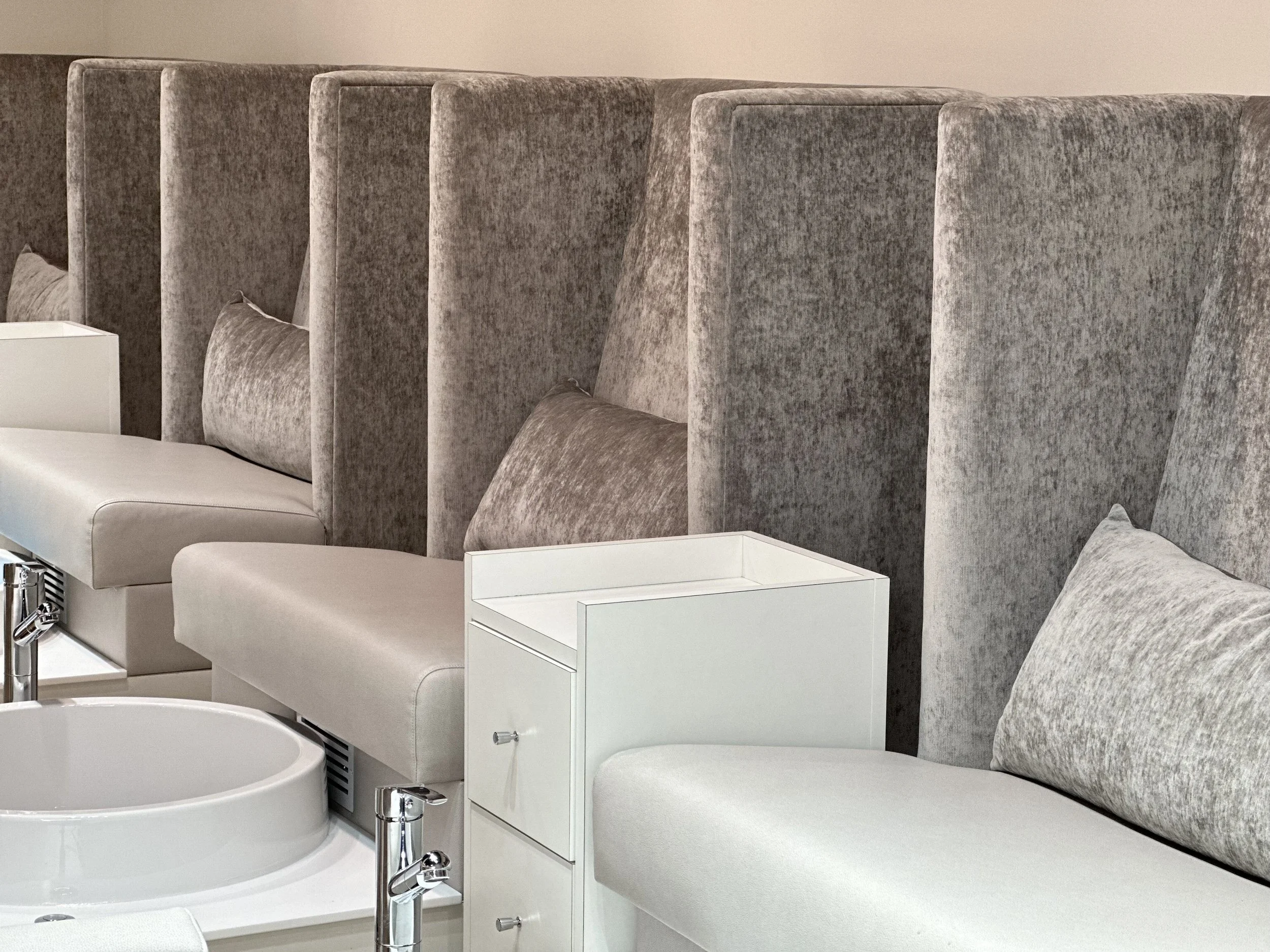 Élan Nail Spa in Hinsdale, IL