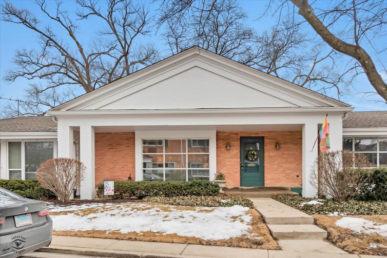 Glenview Realtor Martha May, Berkshire Hathaway HomeServices Chicago in Glenview, IL (6)