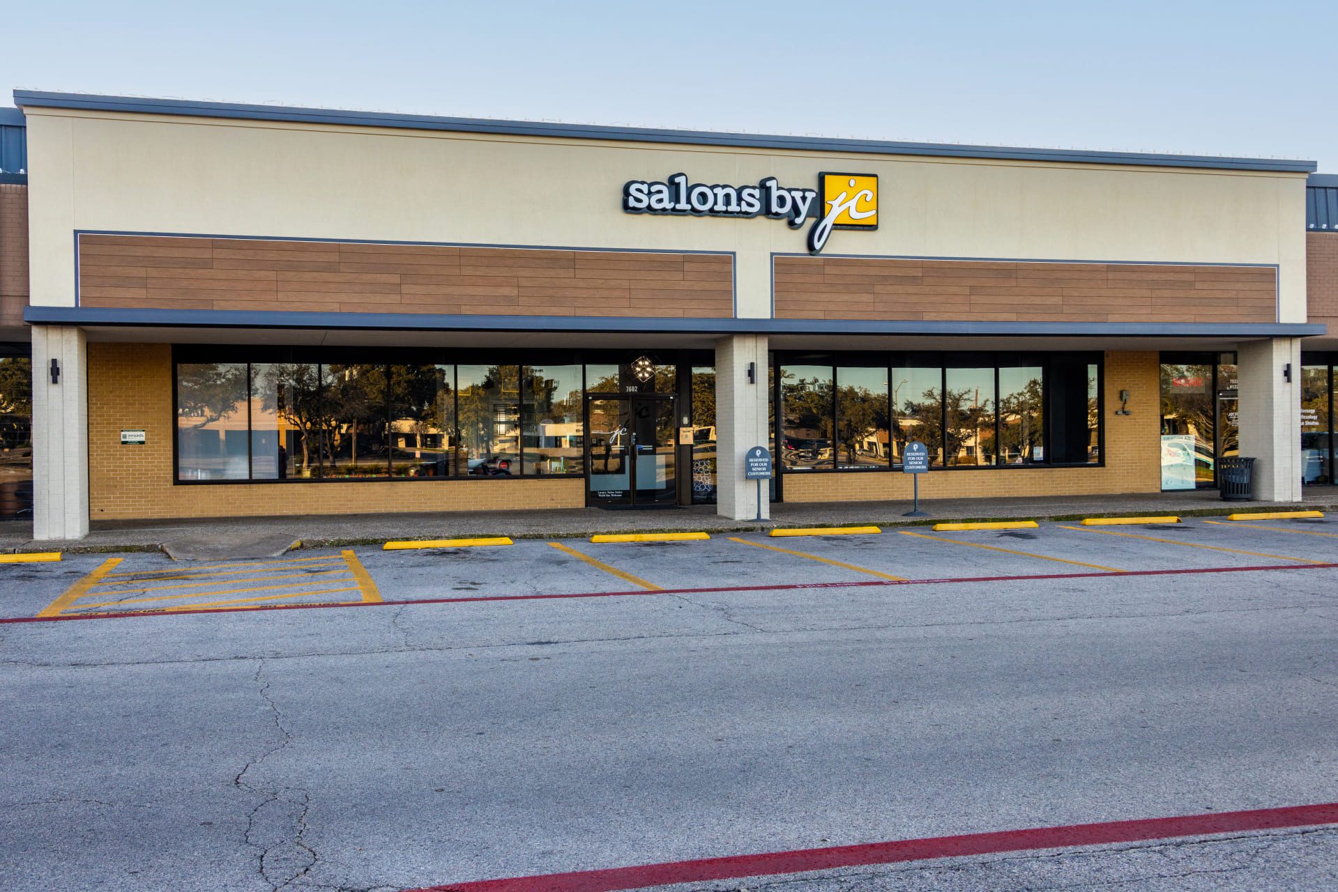 Salons by JC Dallas Pavillion West in Dallas, TX (2)