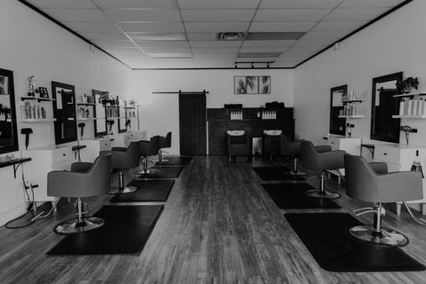 White Palm Salon in Amherst, OH (6)