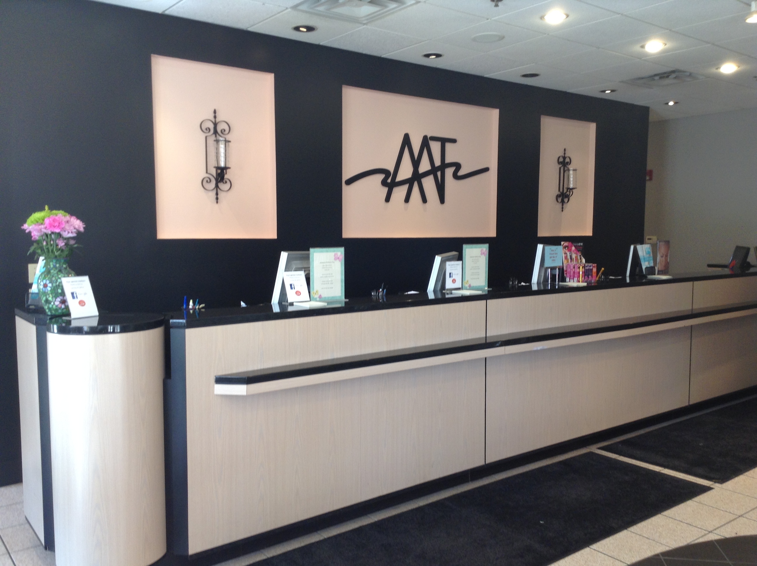 Michael Thomas Salon and Day Spa in Buffalo Grove, IL