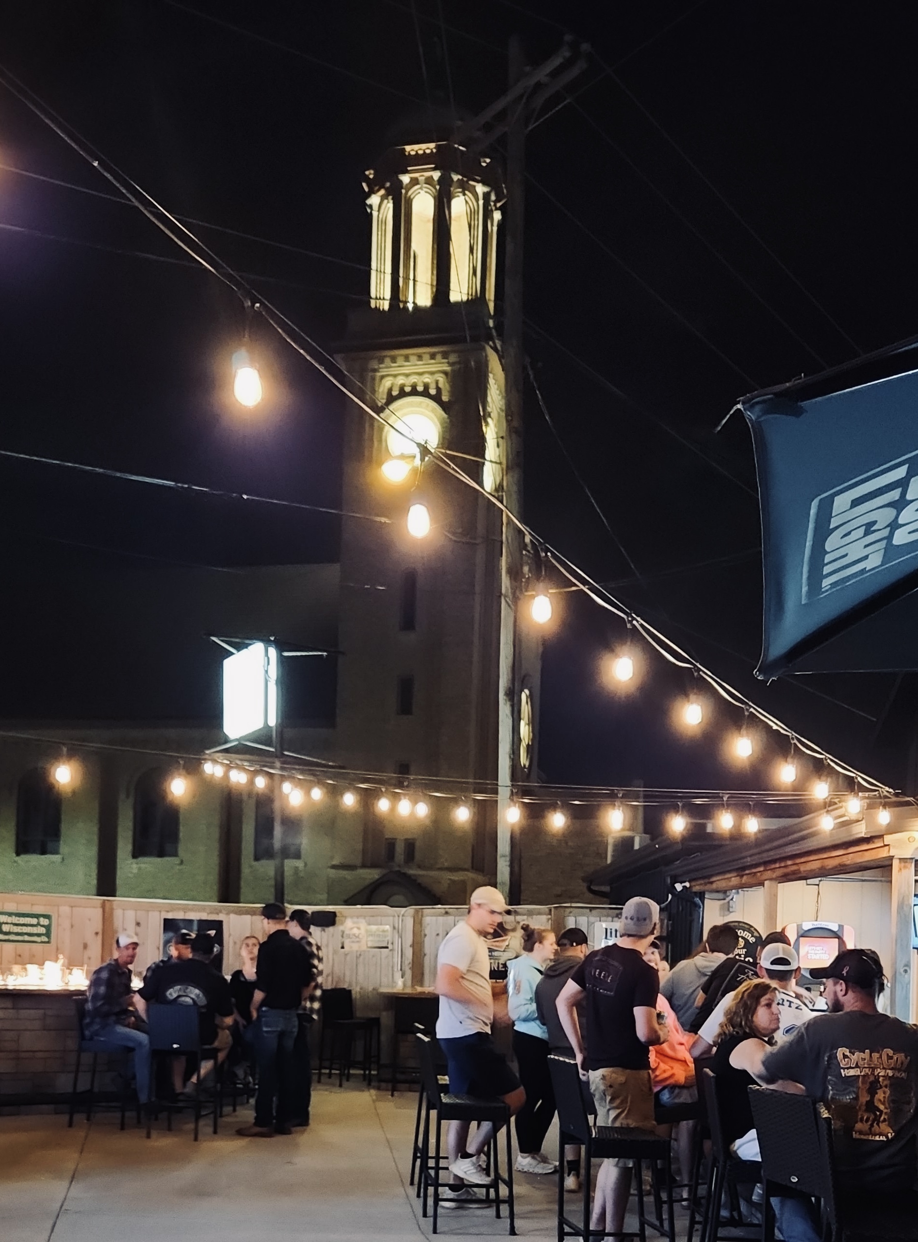 Home Tavern in Kaukauna, WI (3)