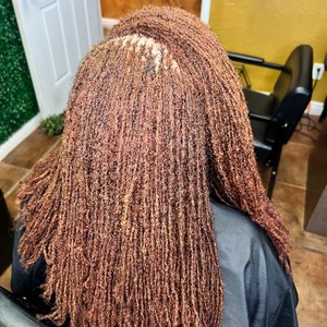 Lady Mo’ Locs & More in DeSoto, TX