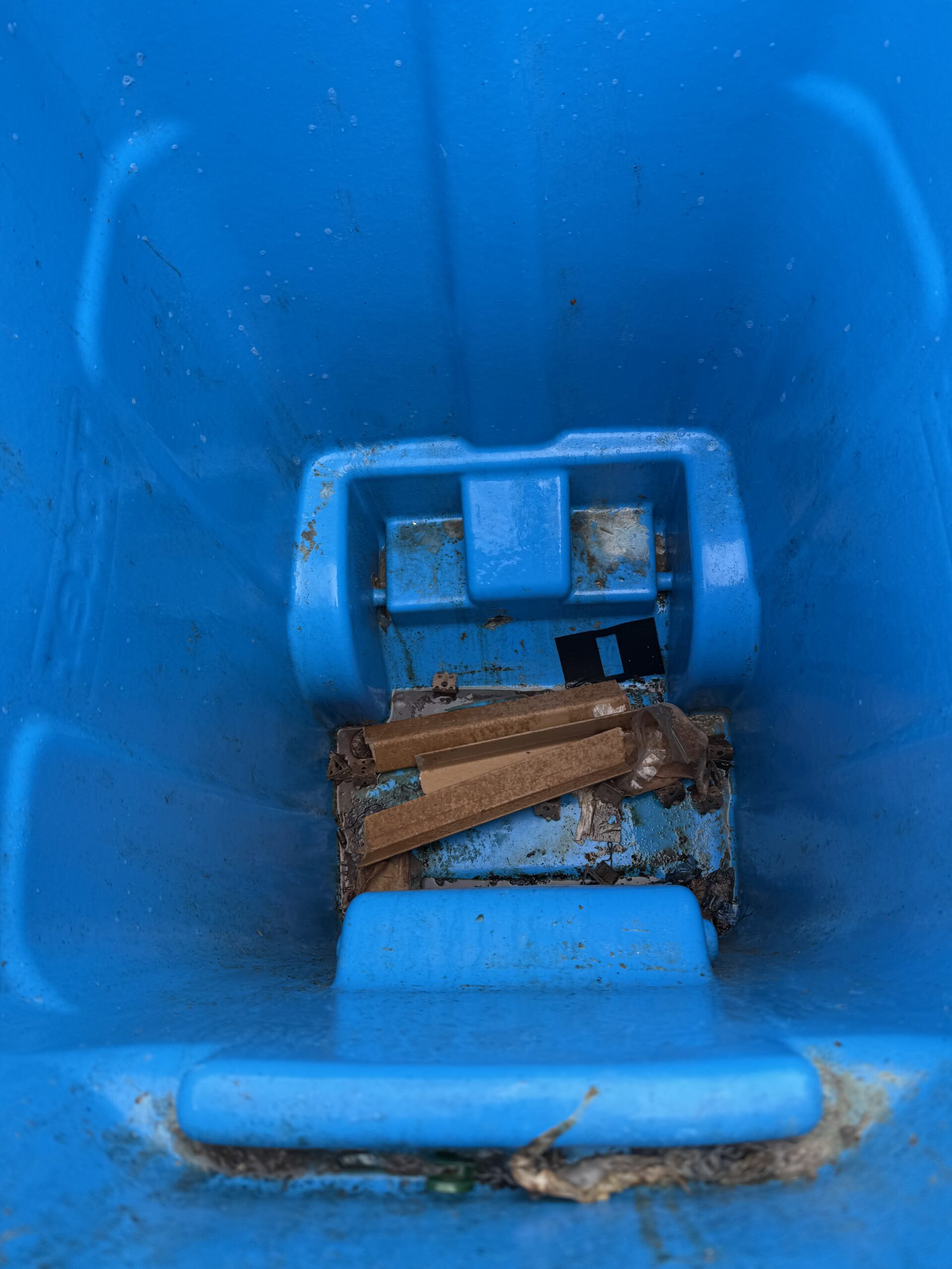 Bins 2B Cleaned in San Gregorio, CA (4)