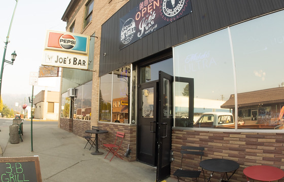 Joe's Bar in St Maries, ID (2)