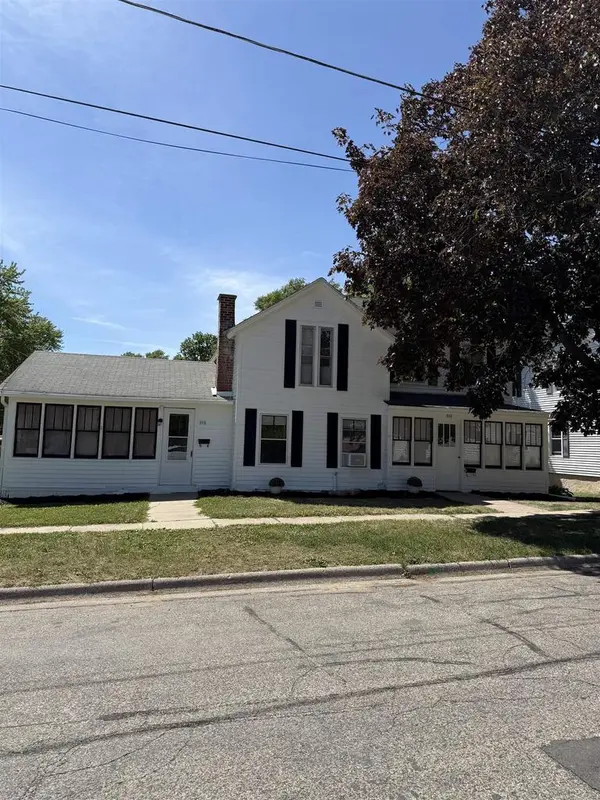 Natally Fisher - Fisher Family Homes - RE/MAX Preferred in Stoughton, WI (3)
