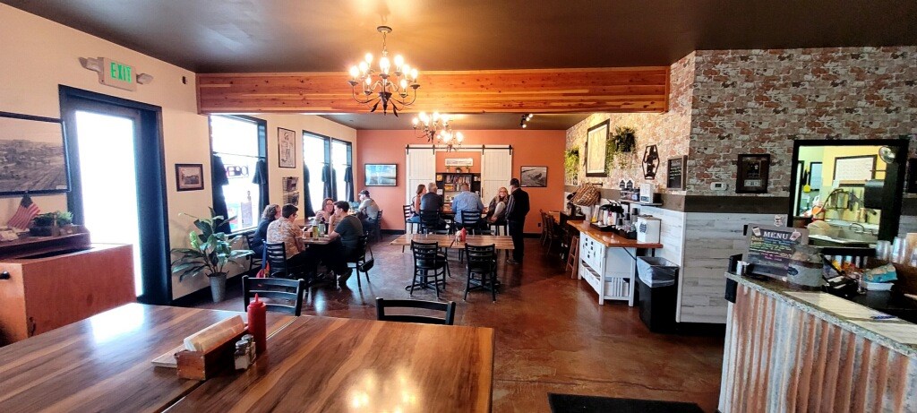 Banks Lake Brew & Bistro in Coulee City, WA (2)