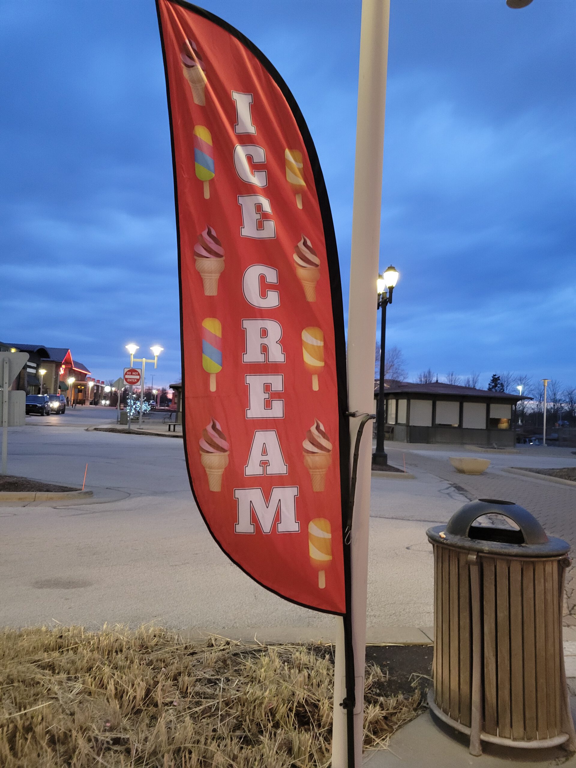 Main Street Frozen Treats in Maumee, OH (2)