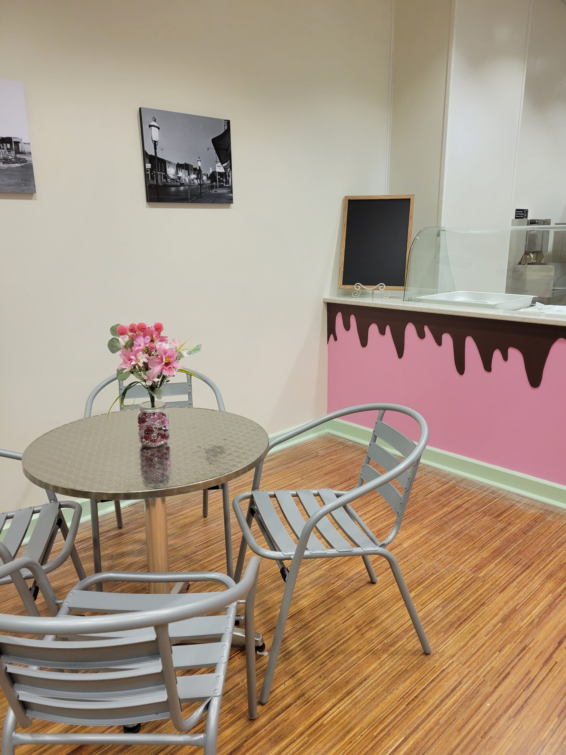 Main Street Frozen Treats in Maumee, OH (6)