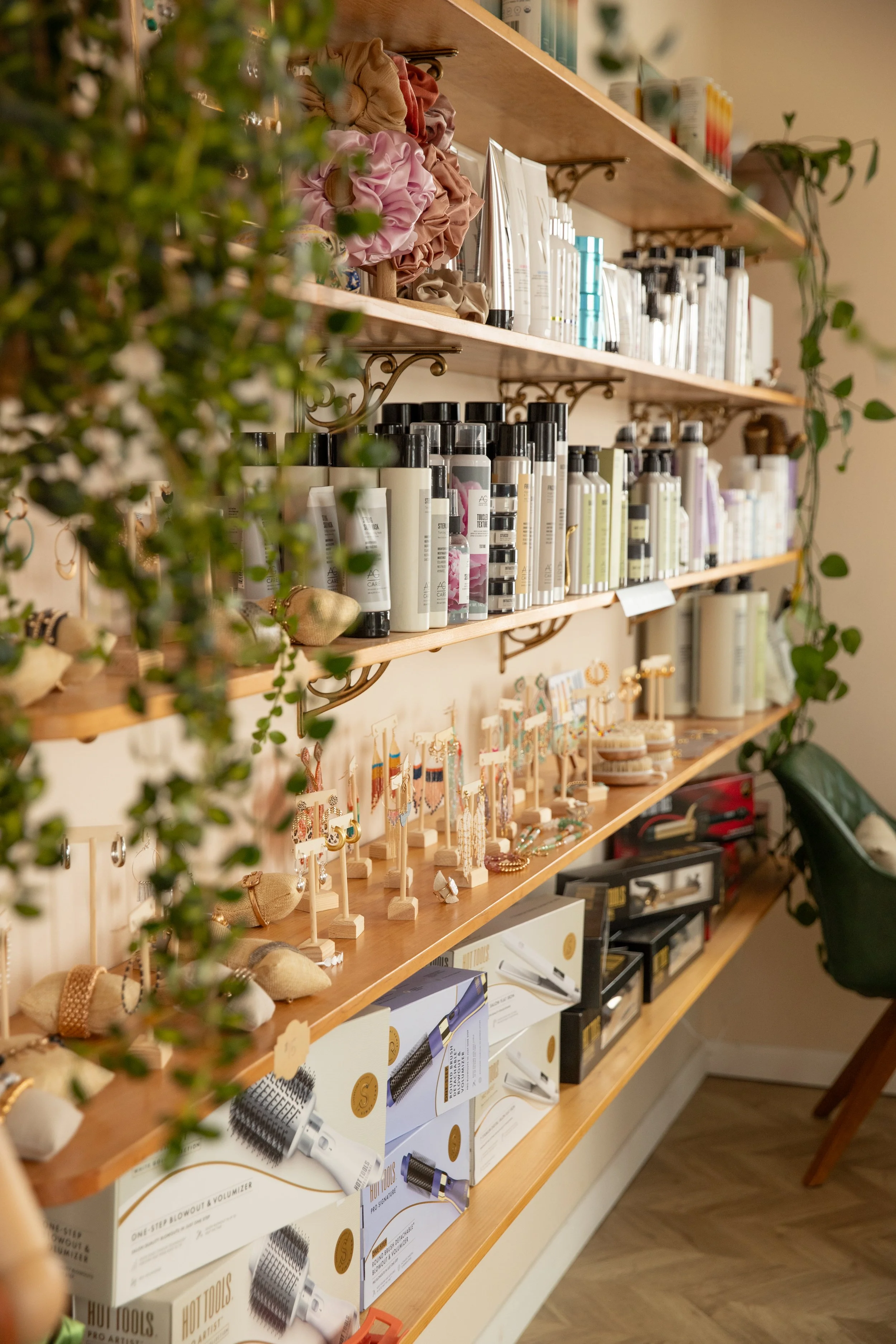 She's duBon Salon, Spa and Boutique in Hood River, OR (3)