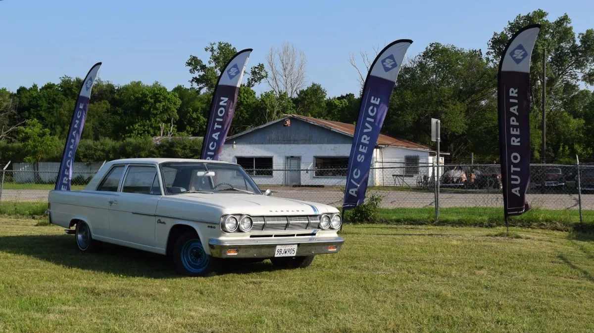 Straightline Automotive in Bonham, TX