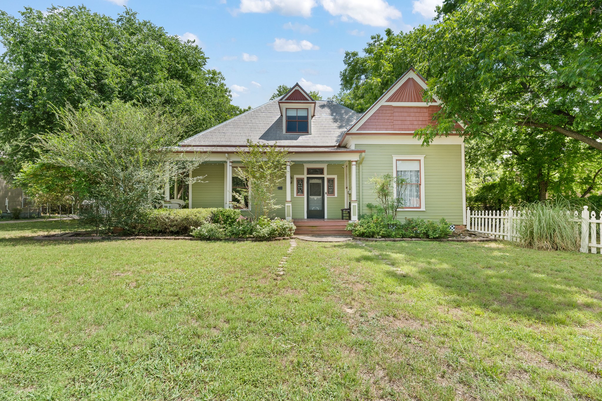 Danna Guille, Realtor in West, TX (2)