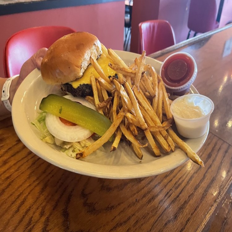 Los 2 Amigos Restaurant & Bar in Earlville, IL