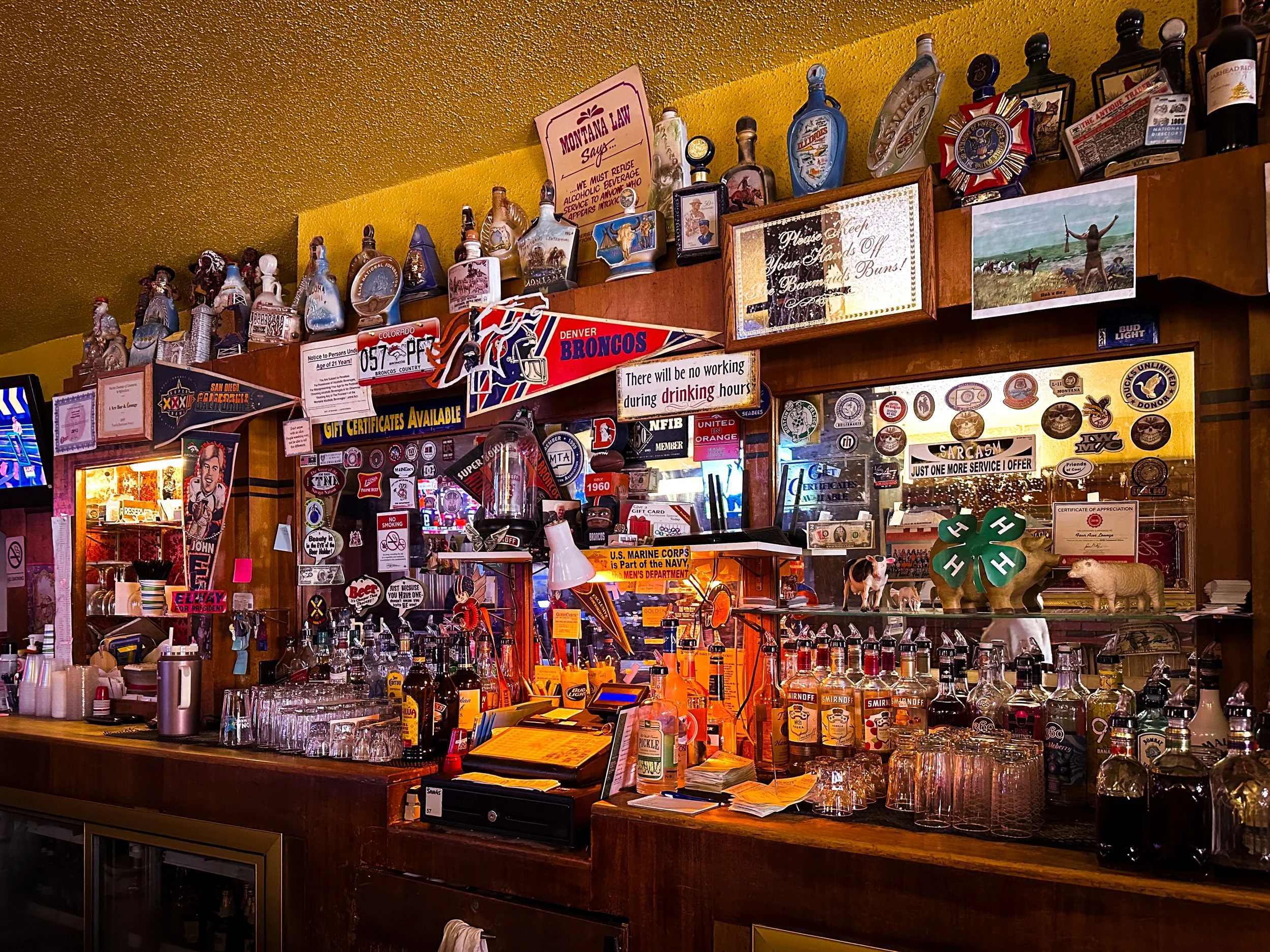 Four Aces Bar & Lounge in Hardin, MT