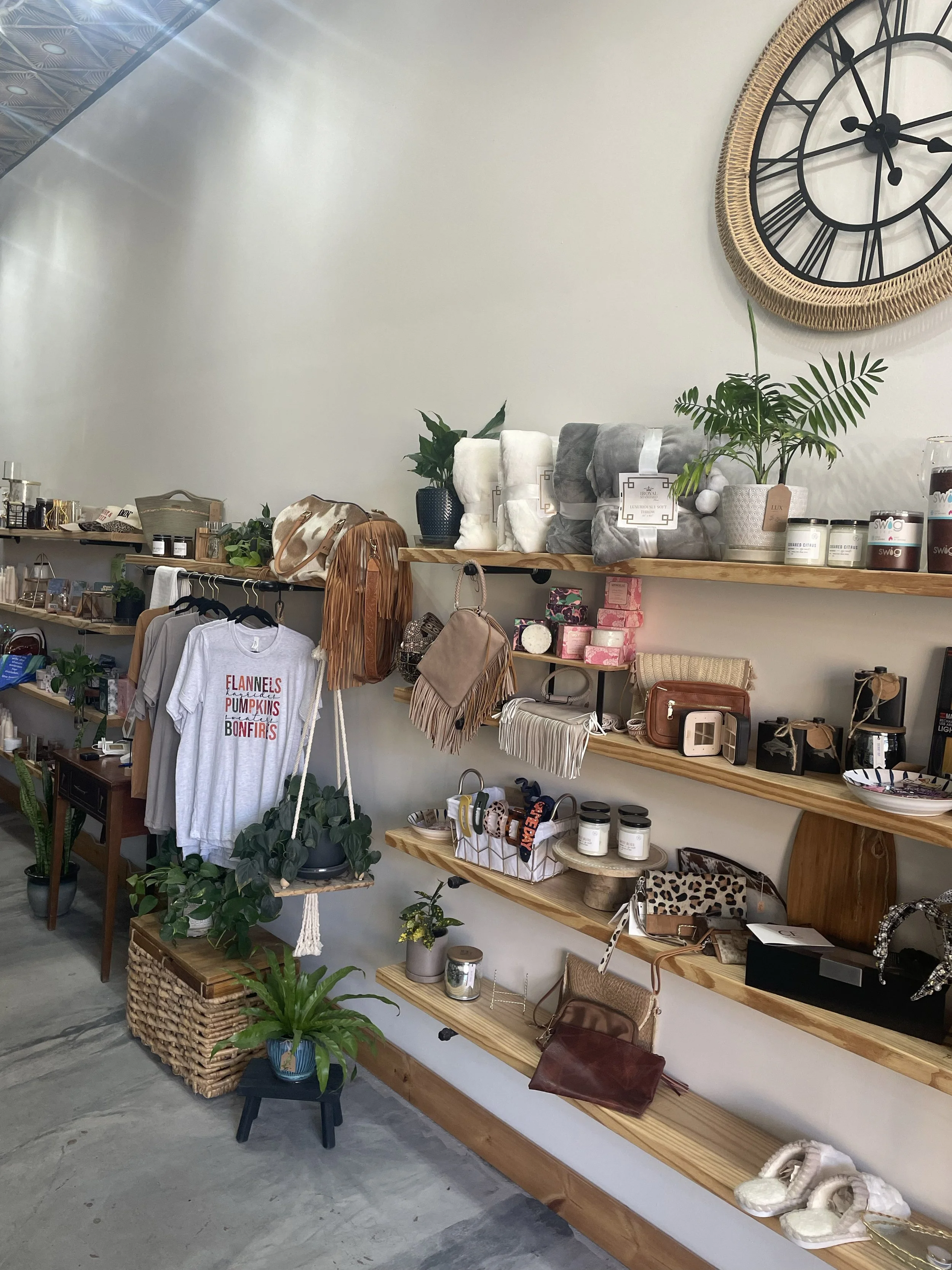 Lux - A Boutique Salon in Biloxi, MS (2)