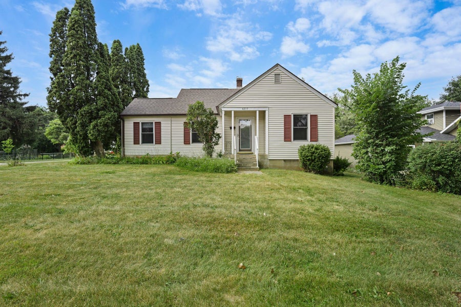 Restaino & Associates Realtors in Portage, WI (5)