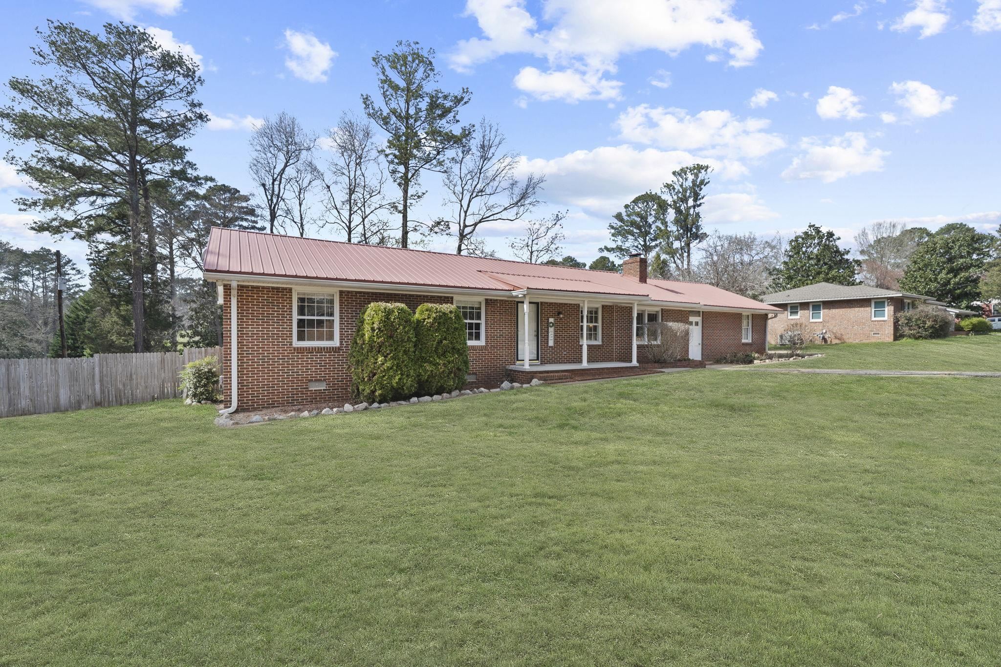 Jennifer Vaughan Realtor Lake Oconee, GA in Greensboro, GA (6)