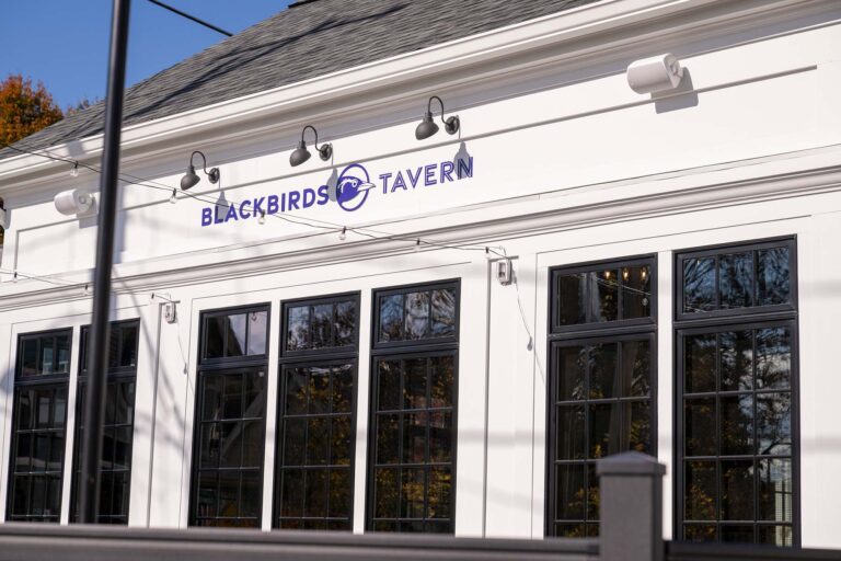 Blackbirds Tavern in Voorheesville, NY (4)