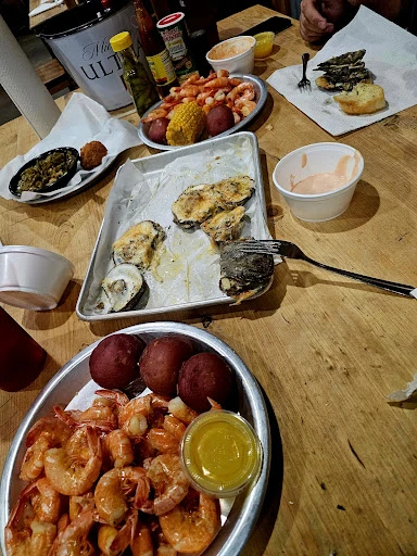 Buckets Crawfish and Seafood in Pineville, LA (2)