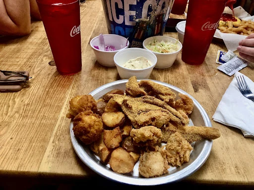 Buckets Crawfish and Seafood in Pineville, LA (5)