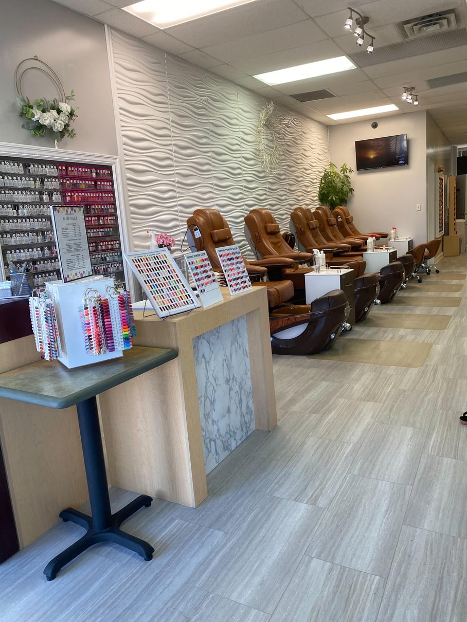 Elite Nails Avon Commons in Avon, OH (6)