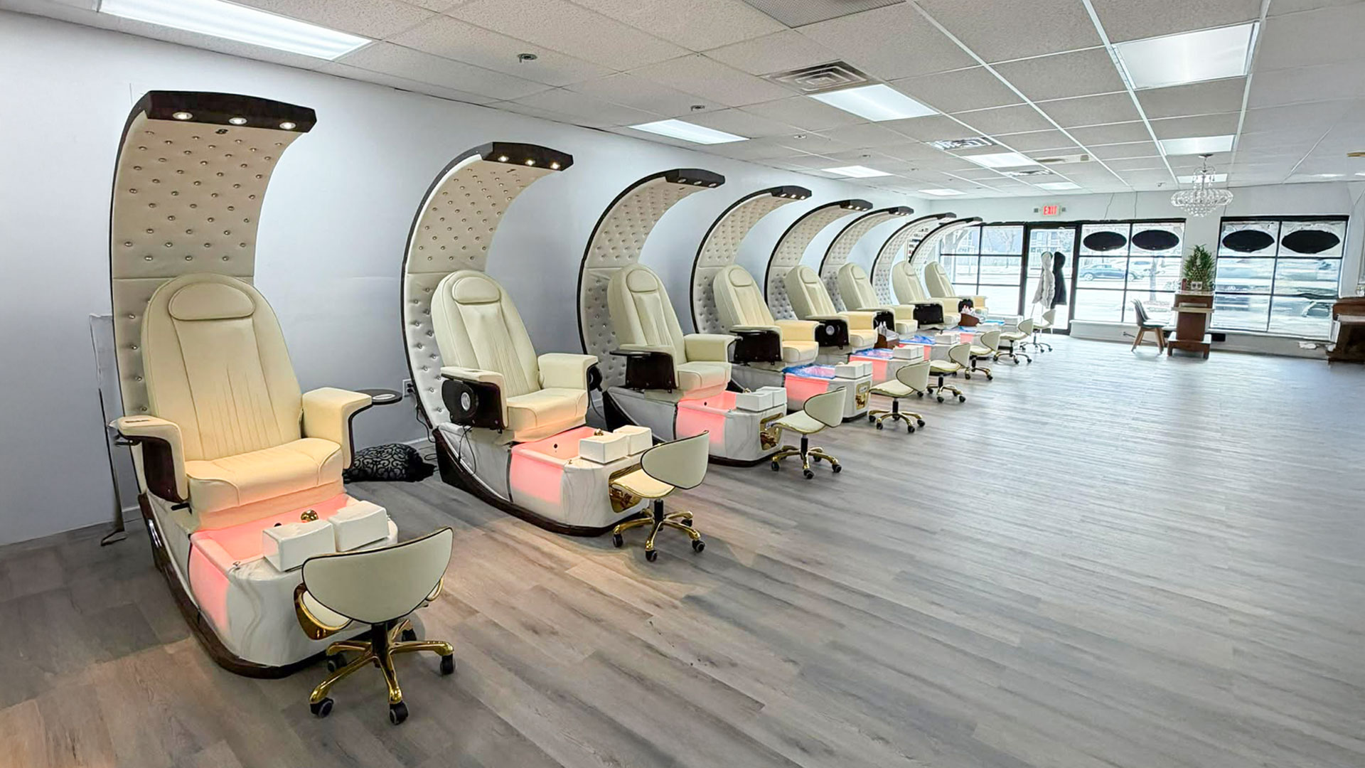 PRETTY NAILS & SPA in Germantown, WI (5)