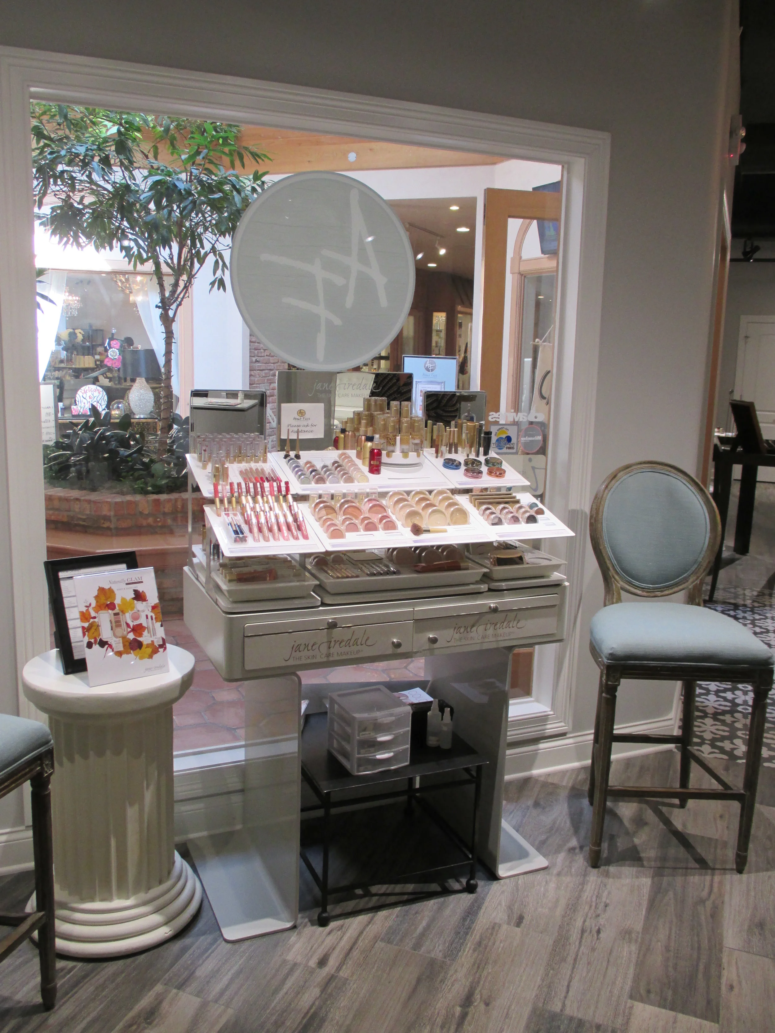 About Face Salon & Boutique in Mequon, WI (2)