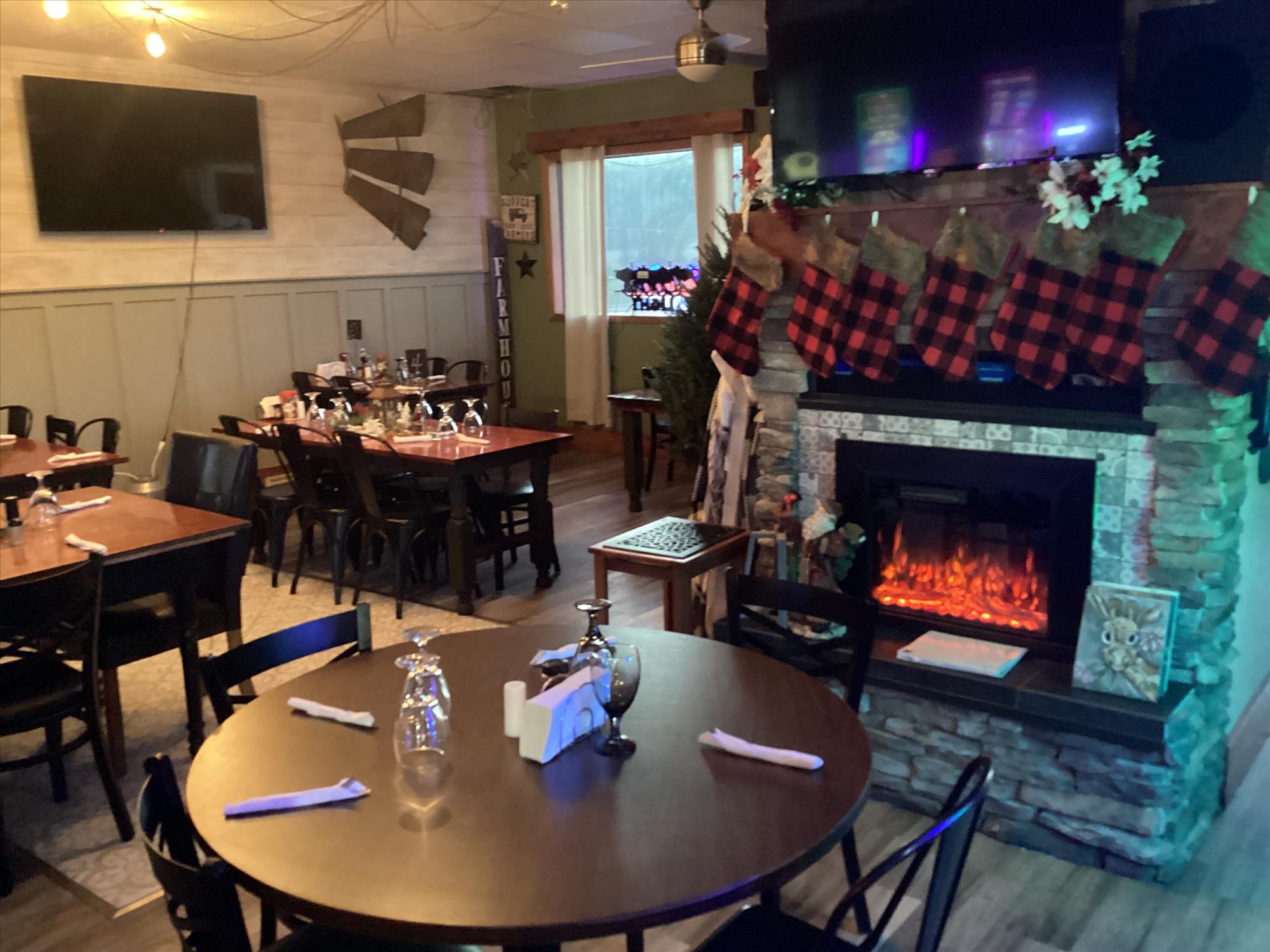 Thee Farmer's Daughter in Blue River, WI