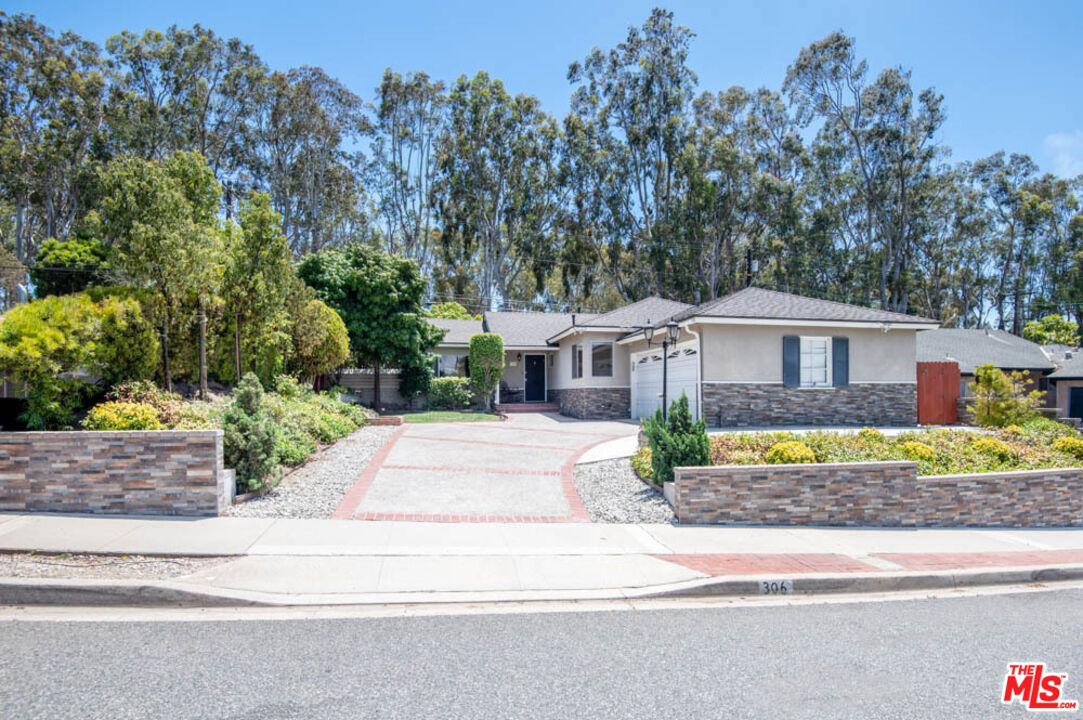 Deborah and Gulshen (DnG Is The Key) in El Segundo, CA (2)