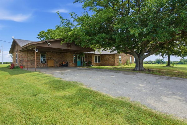 Cogburn Byrl in De Leon, TX (2)