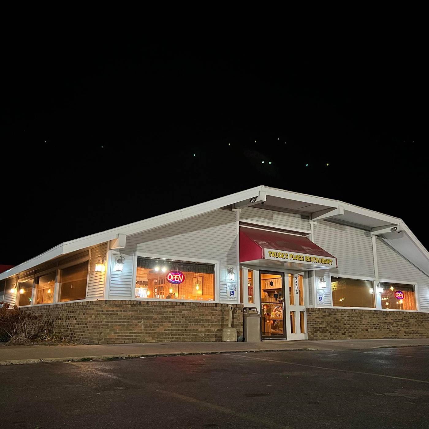 Truck's Place Restaurant Antigo in Antigo, WI (6)