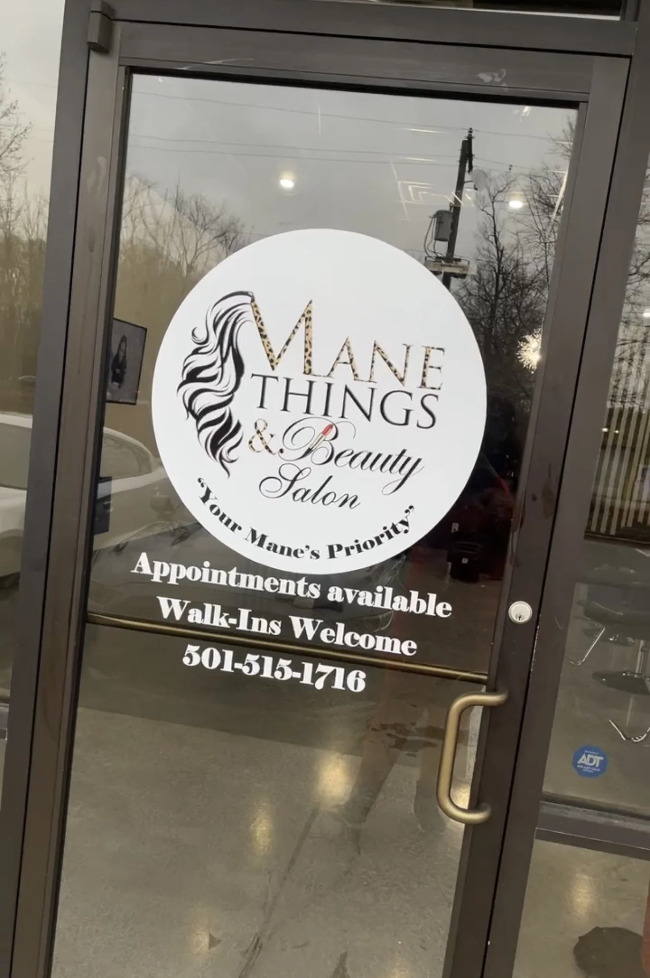 Mane Things & Beauty Salon in Maumelle, AR