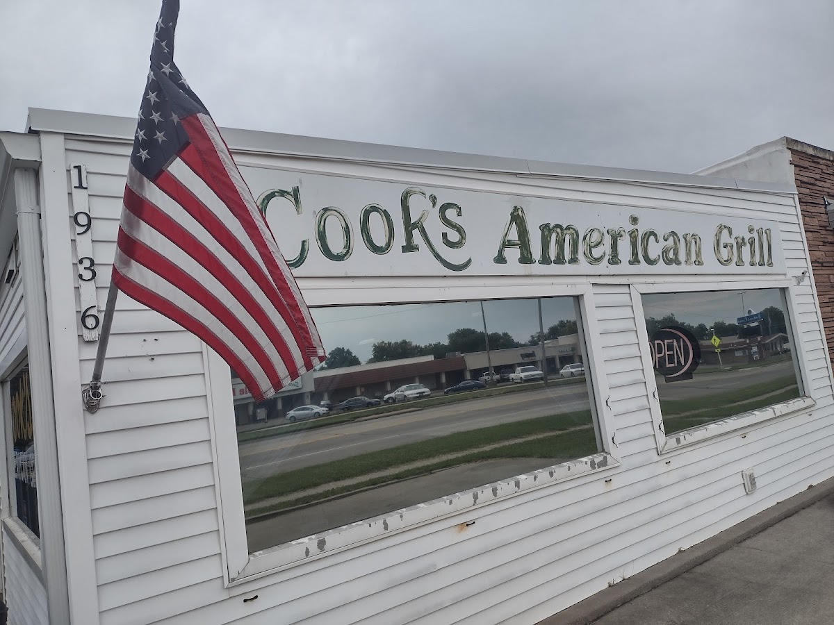 Cook's American Grill in Topeka, KS (6)