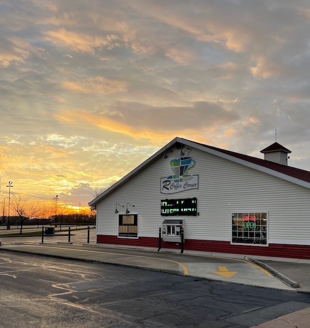 R Coffee Corner in Port Clinton, OH