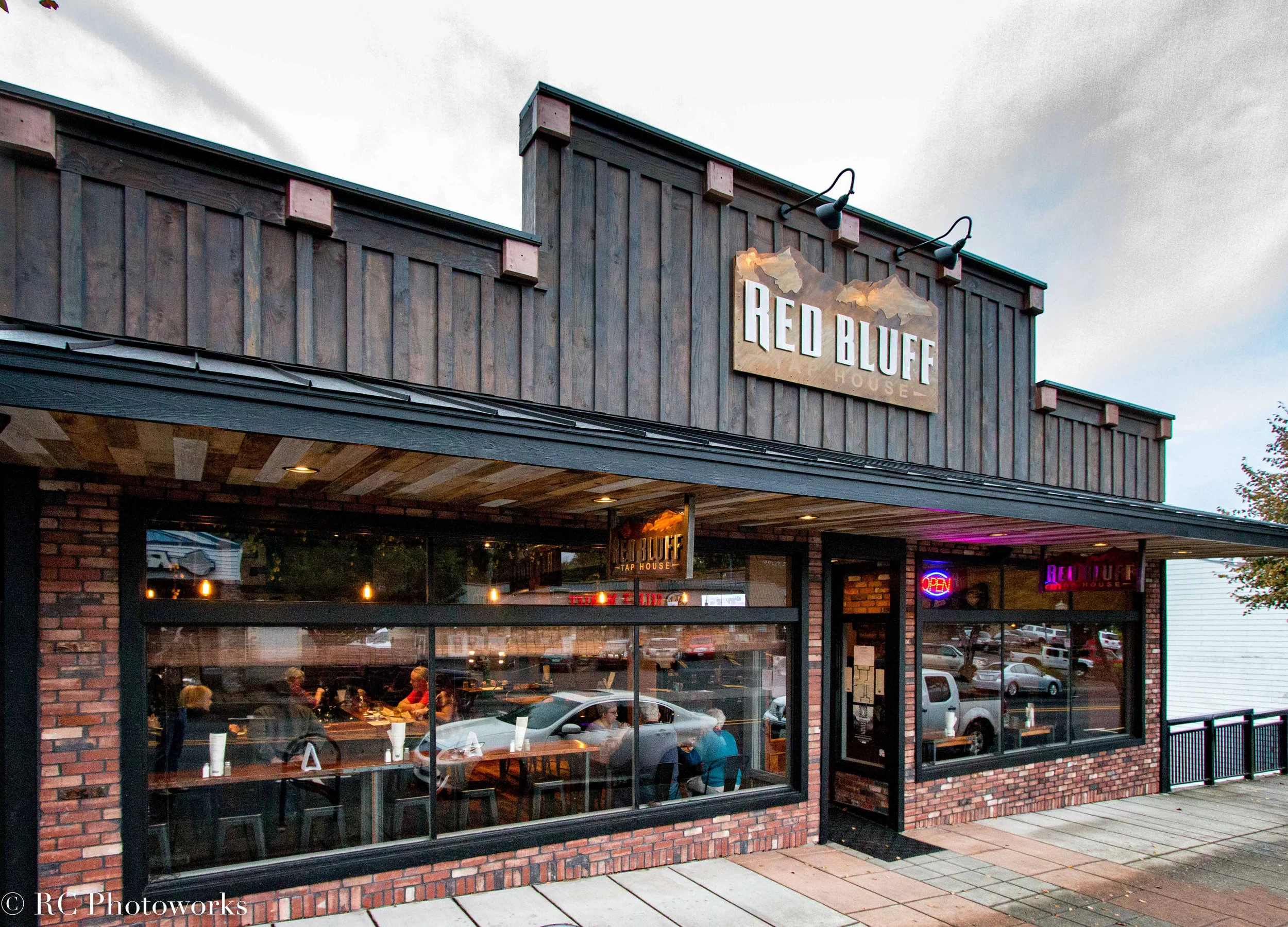 Red Bluff Tap House in Stevenson, WA (2)